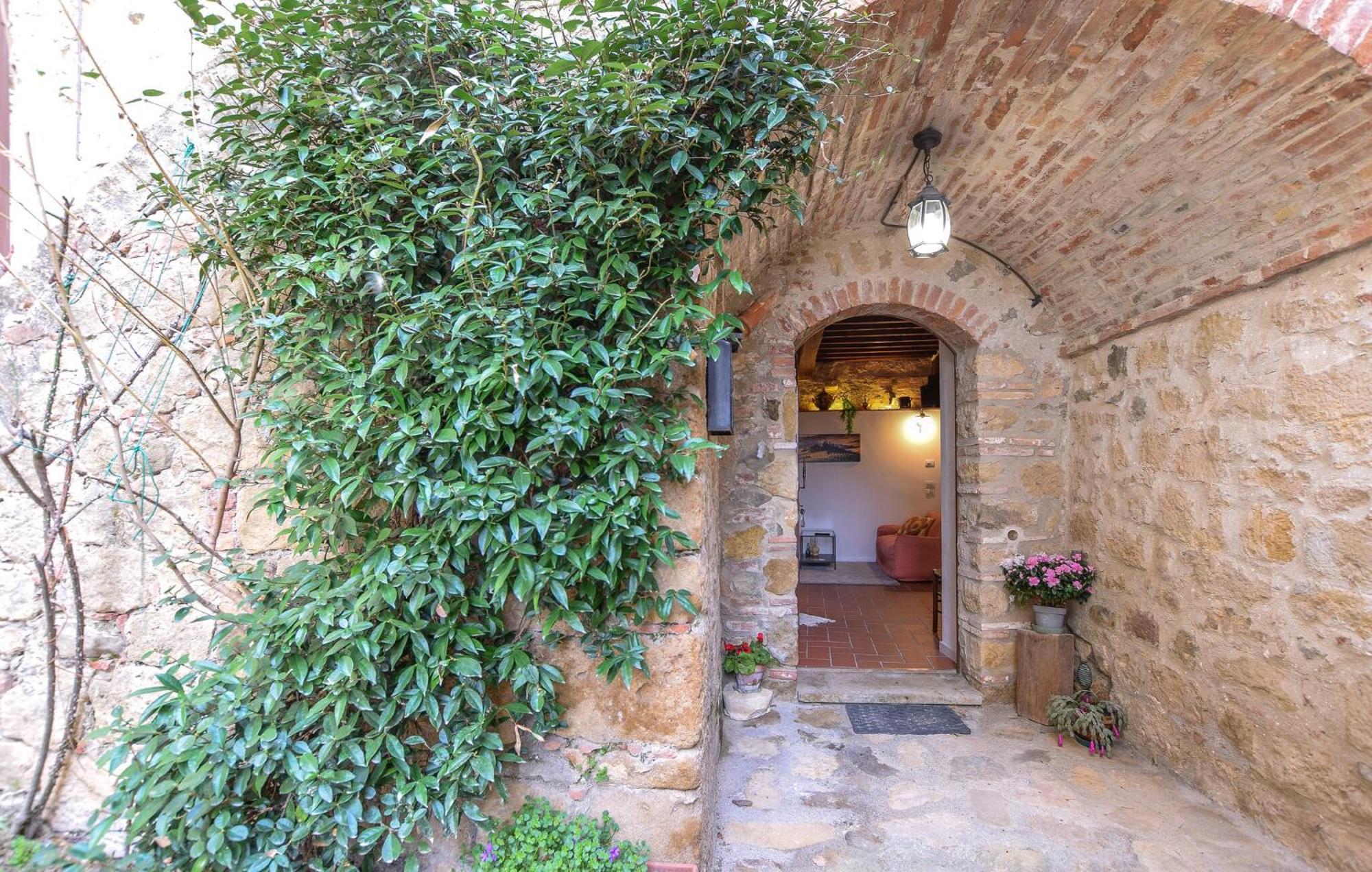 Cozy Apartment In Monticchiello With Wi-Fi Екстериор снимка